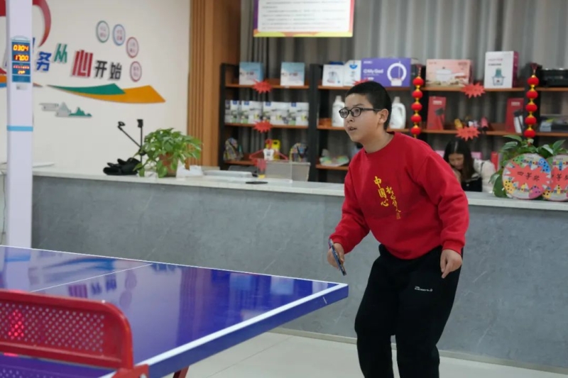 替补中锋保